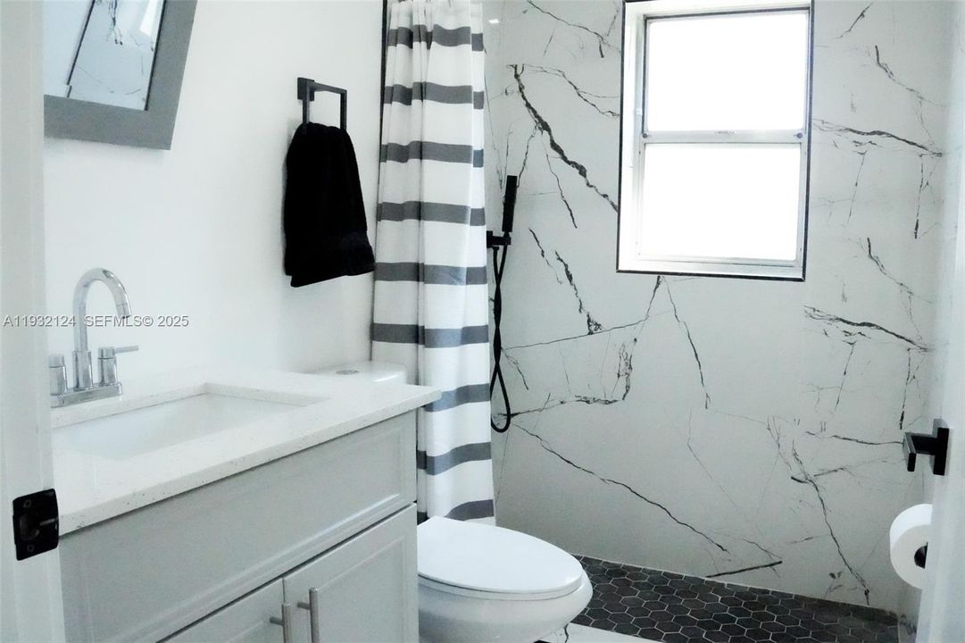 На продажу: $649,999 (4 спален, 3 ванн, 1480 Квадратных фут)