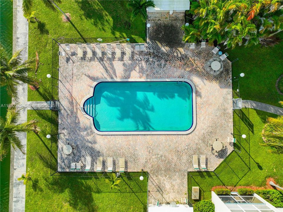 For Sale: $270,000 (2 beds, 2 baths, 1192 Square Feet)