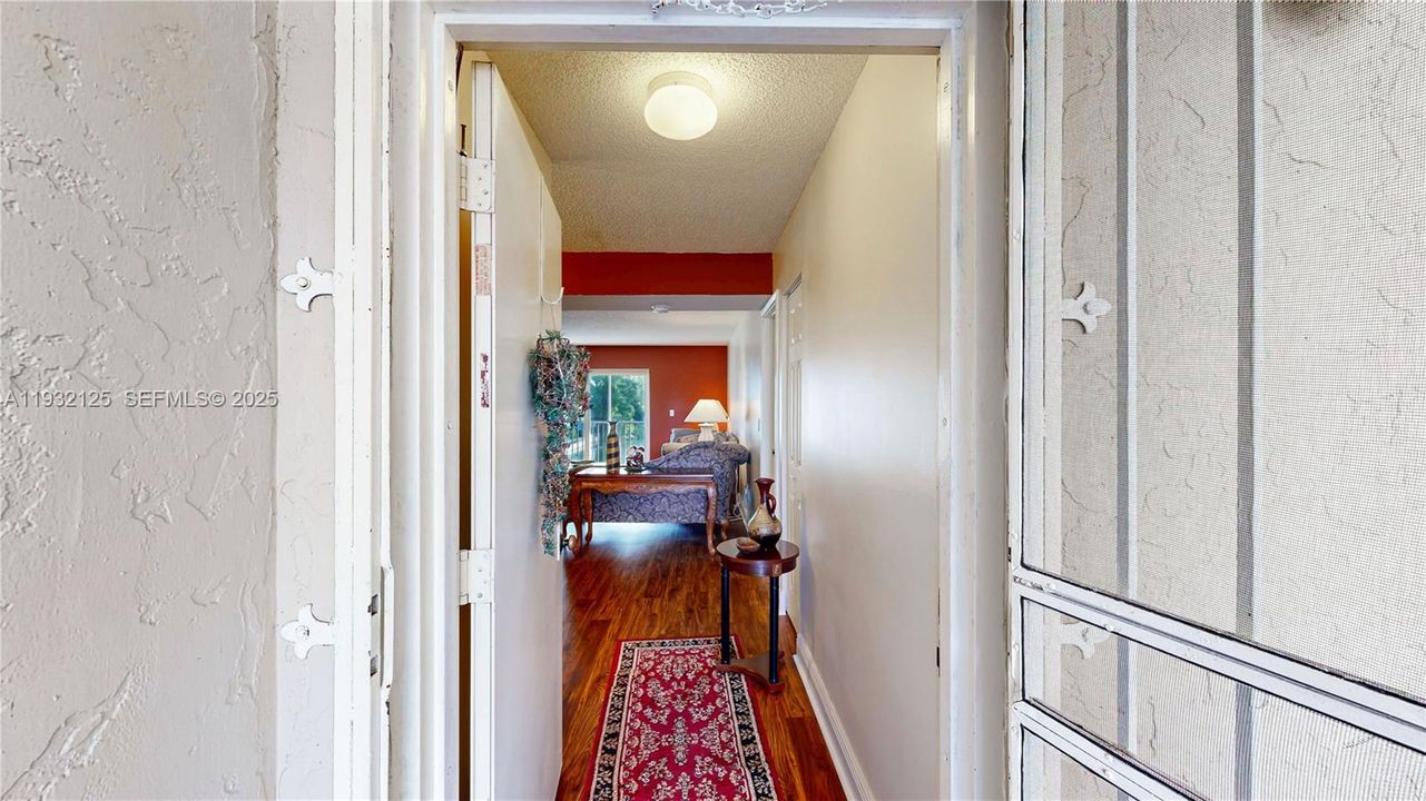 For Sale: $270,000 (2 beds, 2 baths, 1192 Square Feet)