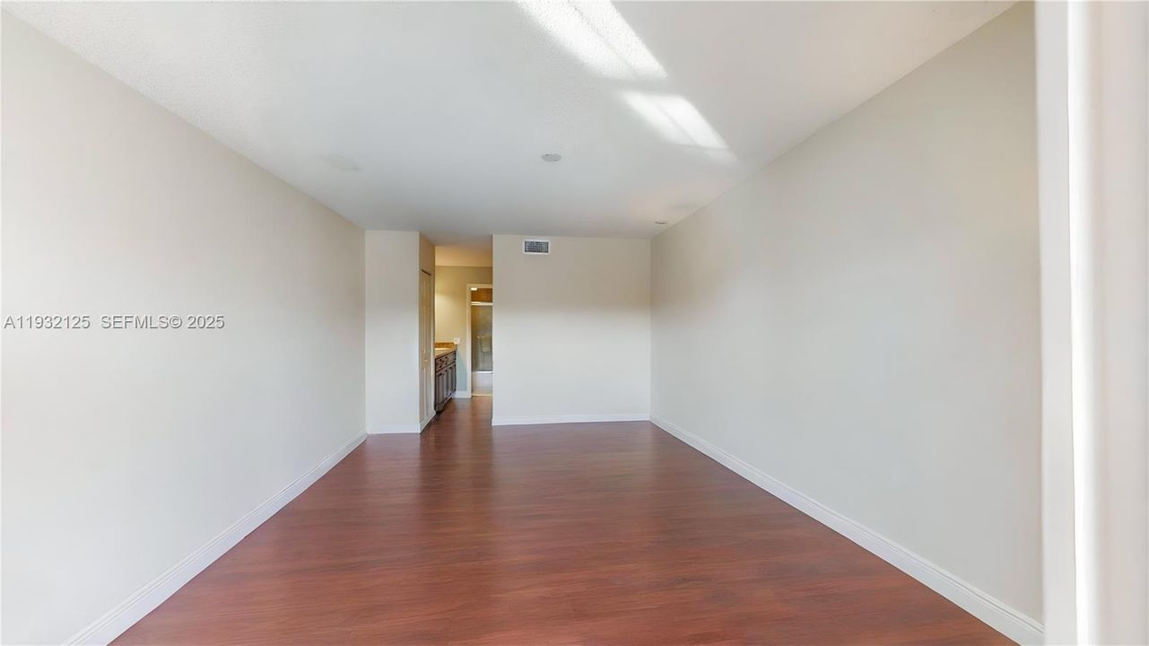 For Sale: $270,000 (2 beds, 2 baths, 1192 Square Feet)