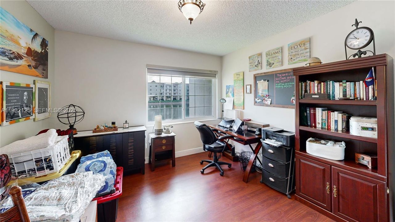 For Sale: $270,000 (2 beds, 2 baths, 1192 Square Feet)