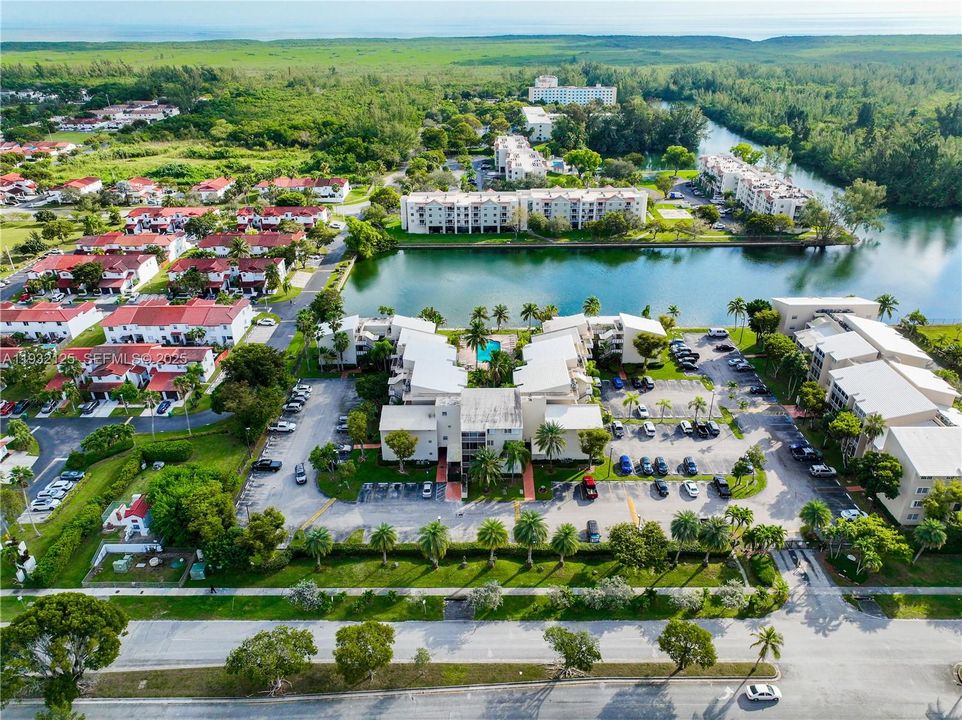 For Sale: $270,000 (2 beds, 2 baths, 1192 Square Feet)