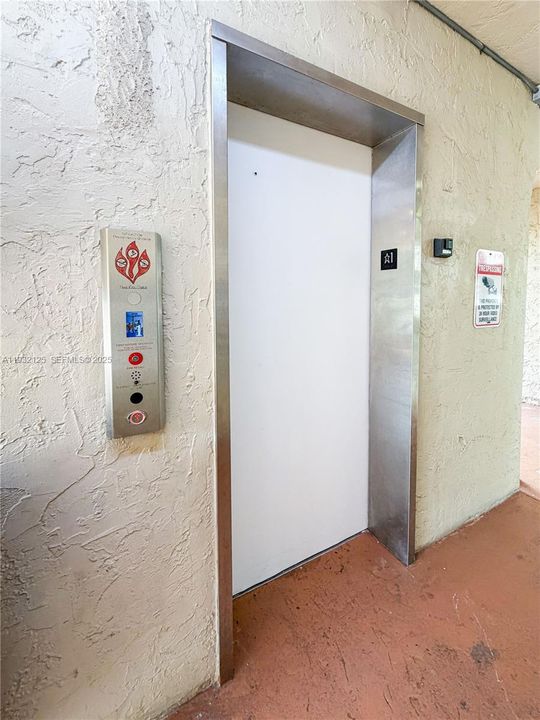 For Sale: $270,000 (2 beds, 2 baths, 1192 Square Feet)