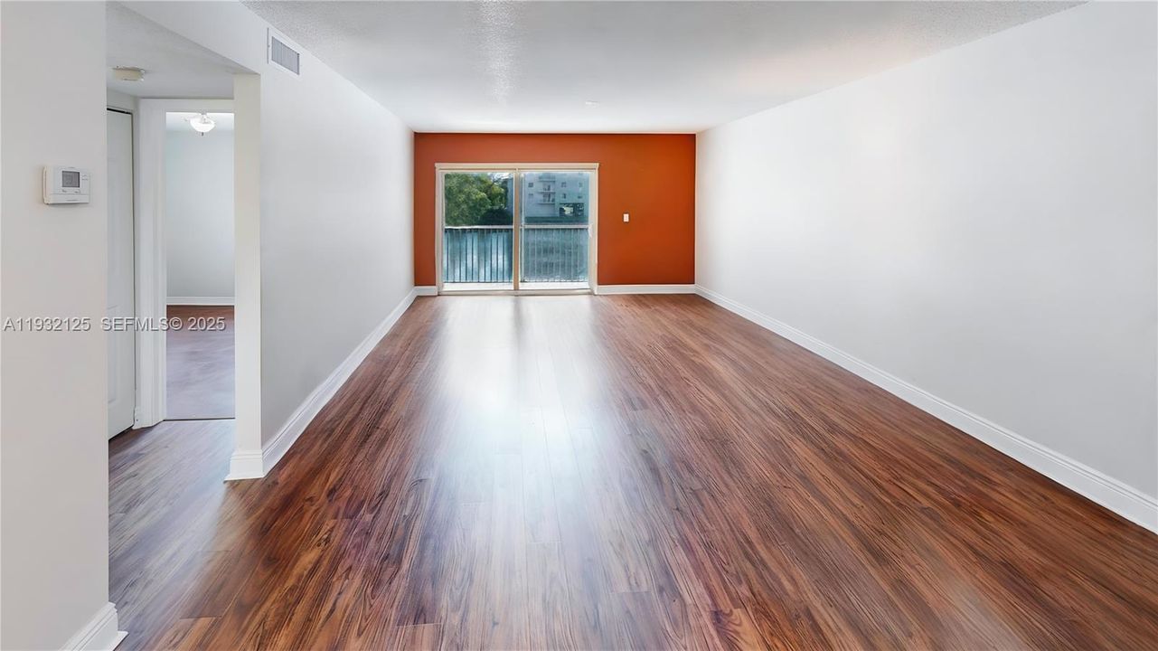 For Sale: $270,000 (2 beds, 2 baths, 1192 Square Feet)