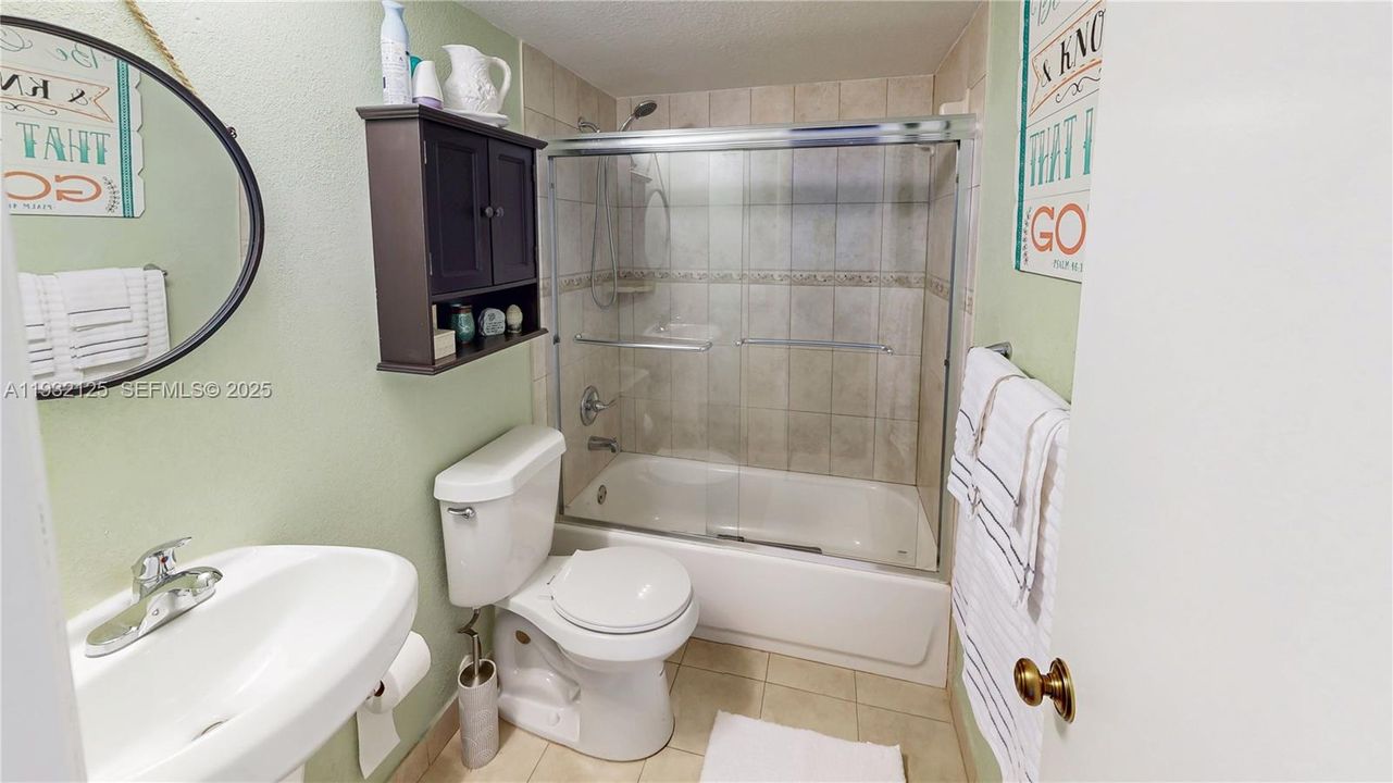 For Sale: $270,000 (2 beds, 2 baths, 1192 Square Feet)