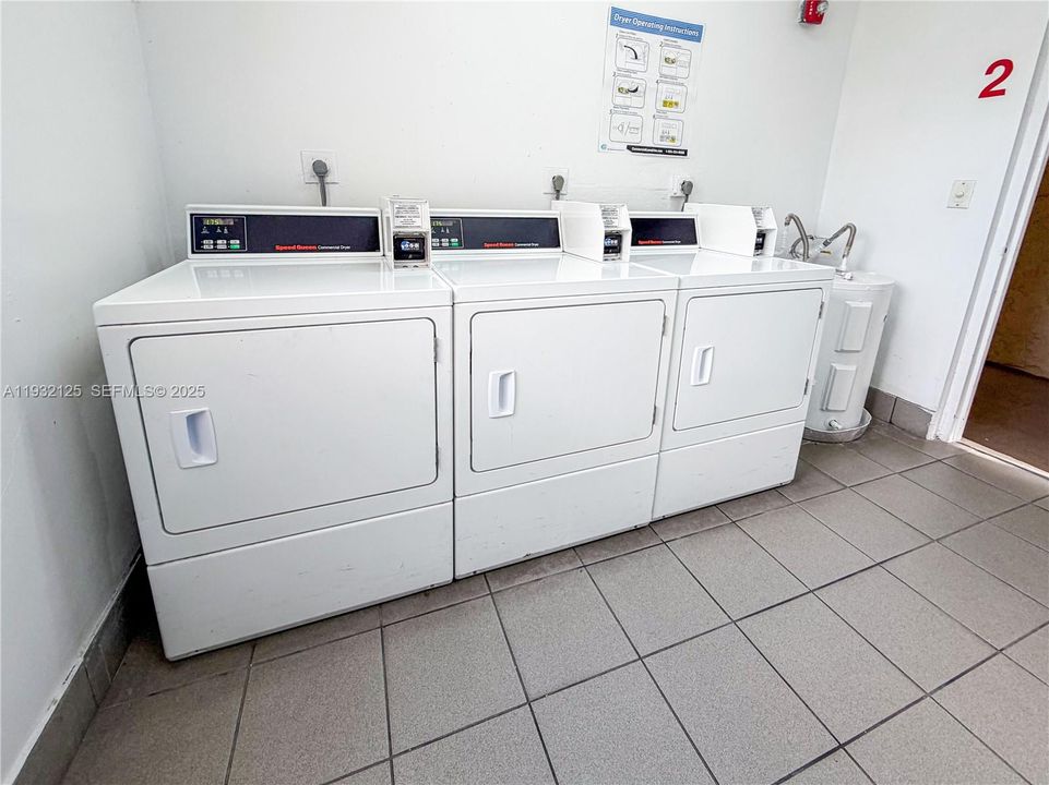 For Sale: $270,000 (2 beds, 2 baths, 1192 Square Feet)