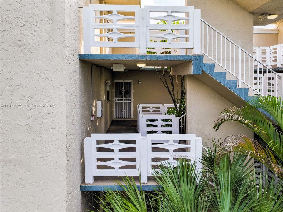 For Sale: $270,000 (2 beds, 2 baths, 1192 Square Feet)