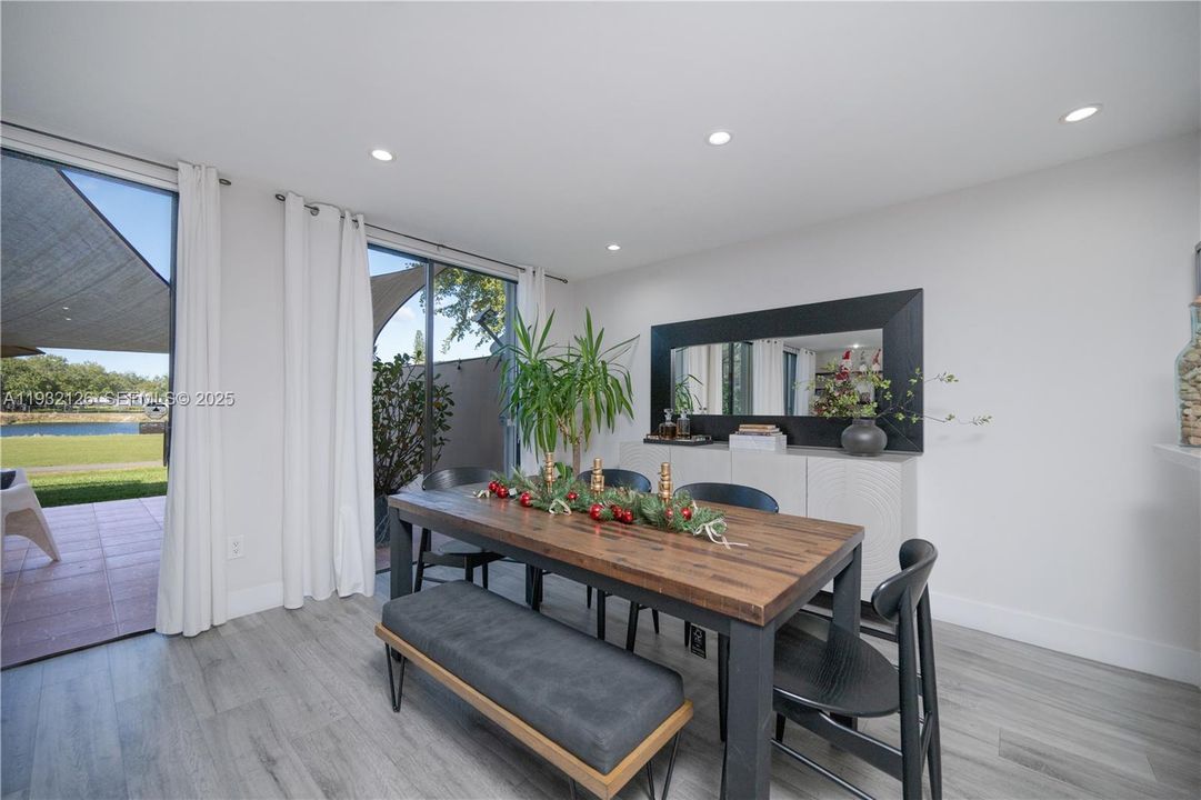 В аренду: $4,100 (3 спален, 2 ванн, 1712 Квадратных фут)