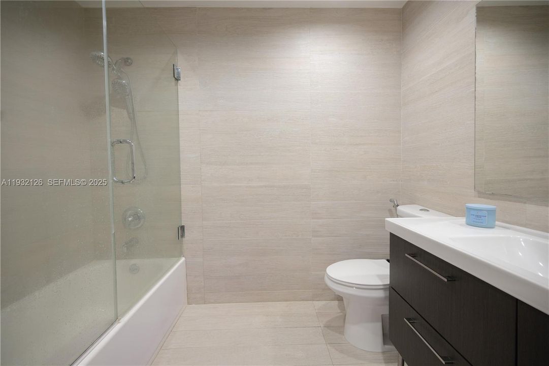 В аренду: $4,100 (3 спален, 2 ванн, 1712 Квадратных фут)