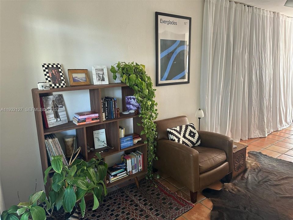 待售: $320,999 (2 贝兹, 2 浴室, 804 平方英尺)