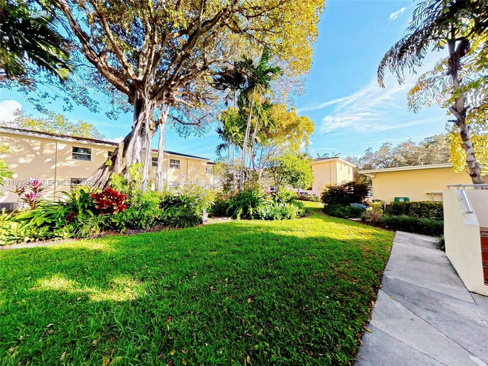 En Venta: $320,999 (2 camas, 2 baños, 804 Pies cuadrados)