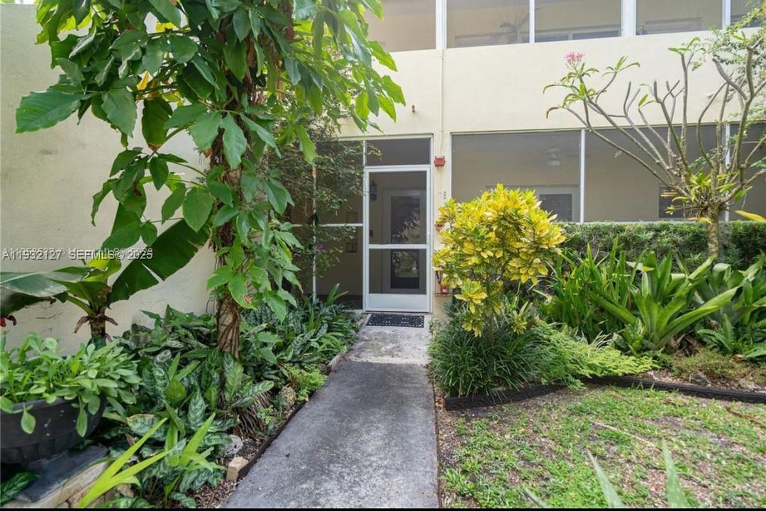 En Venta: $320,999 (2 camas, 2 baños, 804 Pies cuadrados)