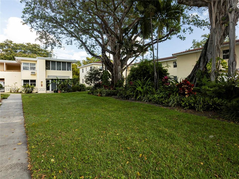 En Venta: $320,999 (2 camas, 2 baños, 804 Pies cuadrados)