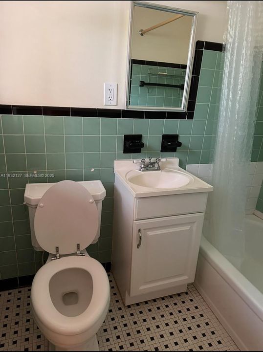 待售: $320,999 (2 贝兹, 2 浴室, 804 平方英尺)