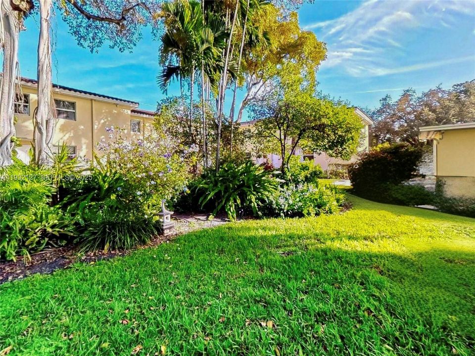 En Venta: $320,999 (2 camas, 2 baños, 804 Pies cuadrados)