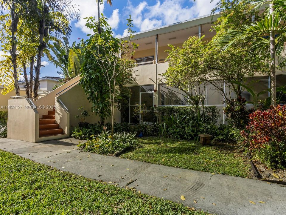 En Venta: $320,999 (2 camas, 2 baños, 804 Pies cuadrados)