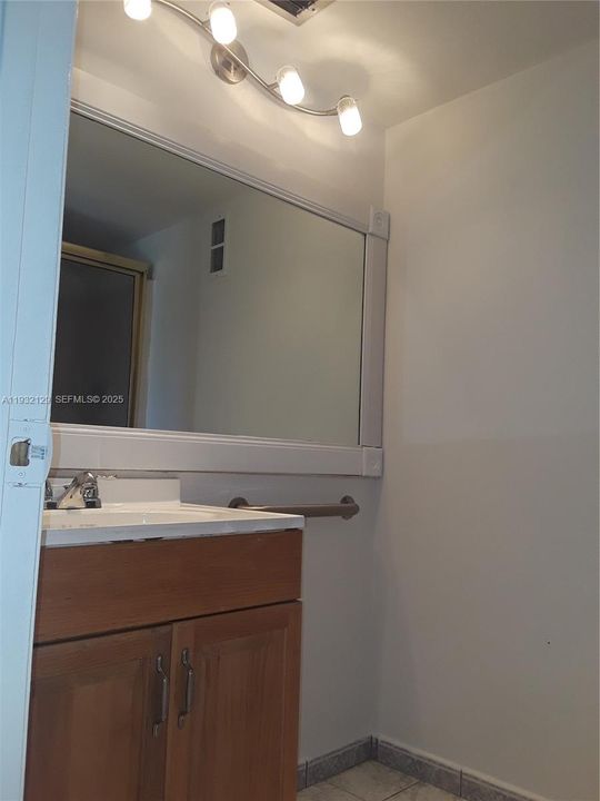 В аренду: $2,150 (2 спален, 2 ванн, 832 Квадратных фут)