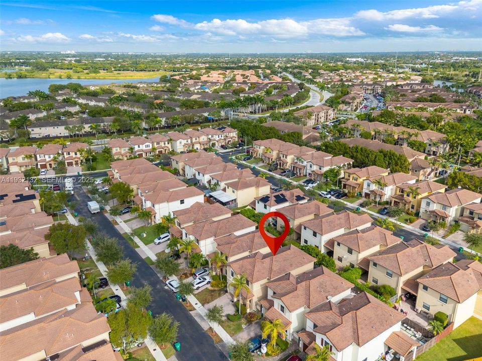 На продажу: $545,000 (4 спален, 3 ванн, 2000 Квадратных фут)