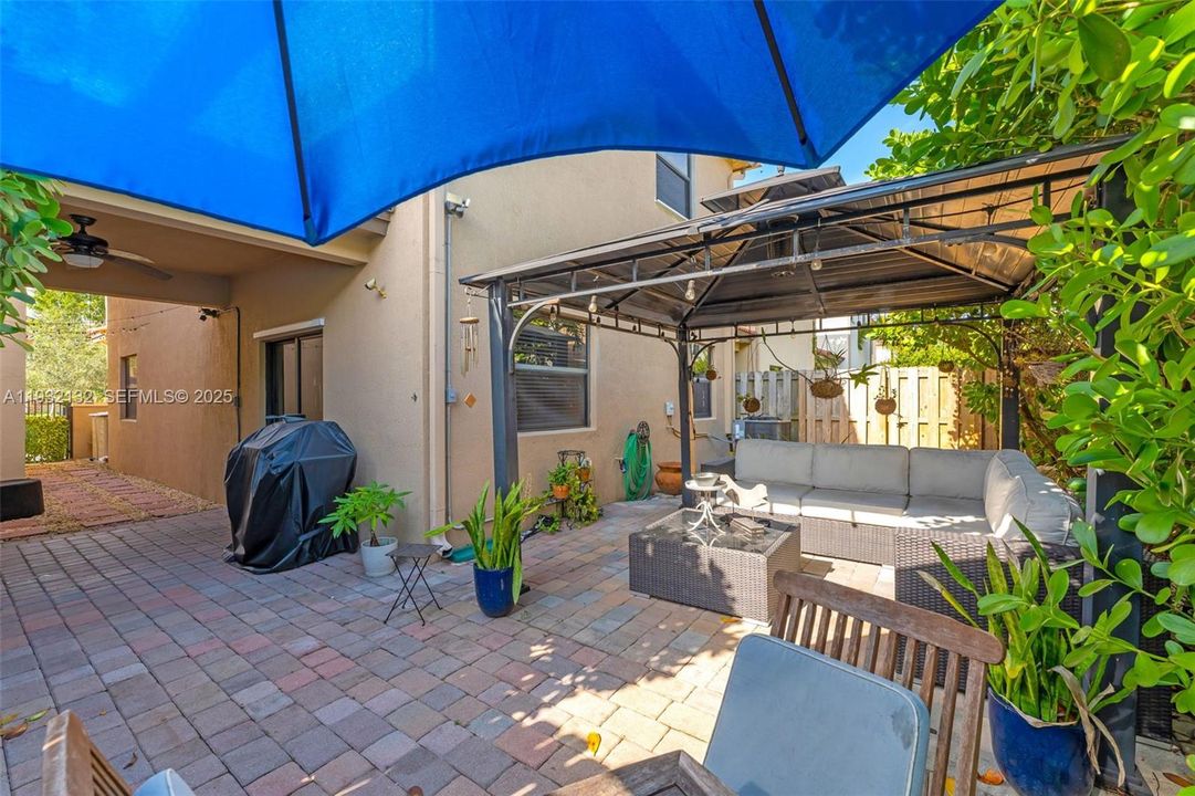 На продажу: $545,000 (4 спален, 3 ванн, 2000 Квадратных фут)