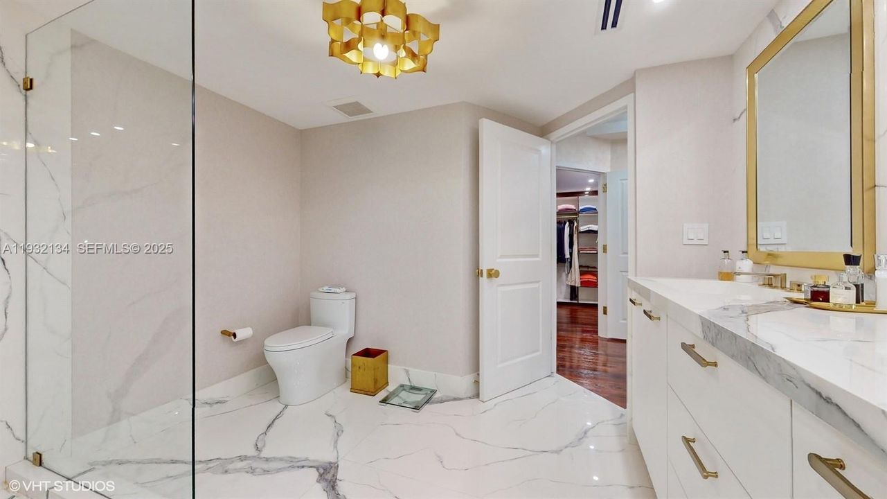 待售: $3,300,000 (4 贝兹, 3 浴室, 3300 平方英尺)