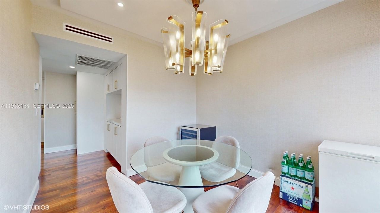 待售: $3,300,000 (4 贝兹, 3 浴室, 3300 平方英尺)