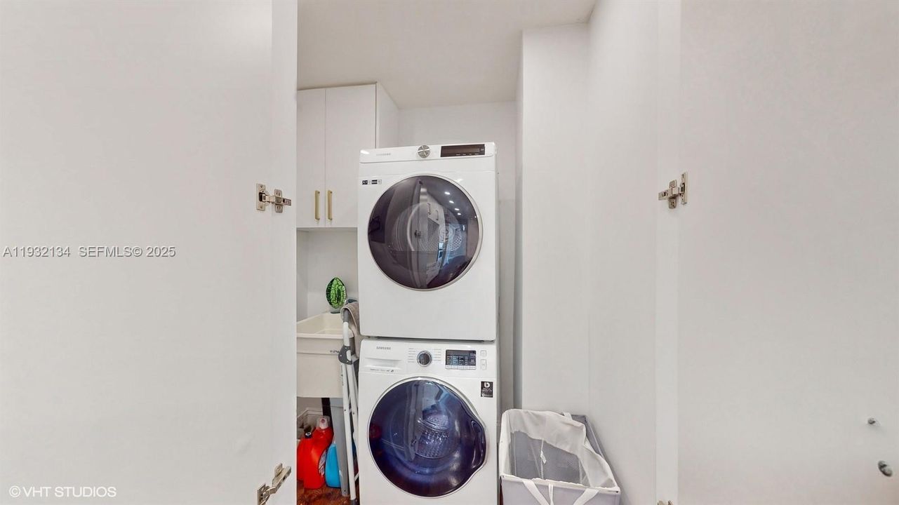 待售: $3,300,000 (4 贝兹, 3 浴室, 3300 平方英尺)