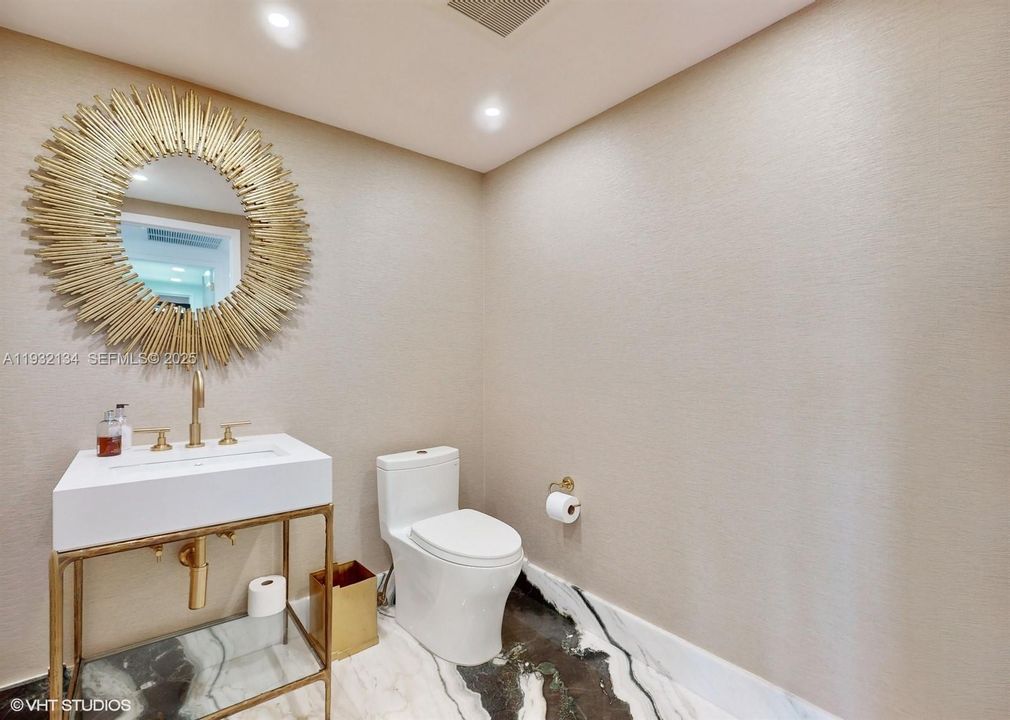 待售: $3,300,000 (4 贝兹, 3 浴室, 3300 平方英尺)