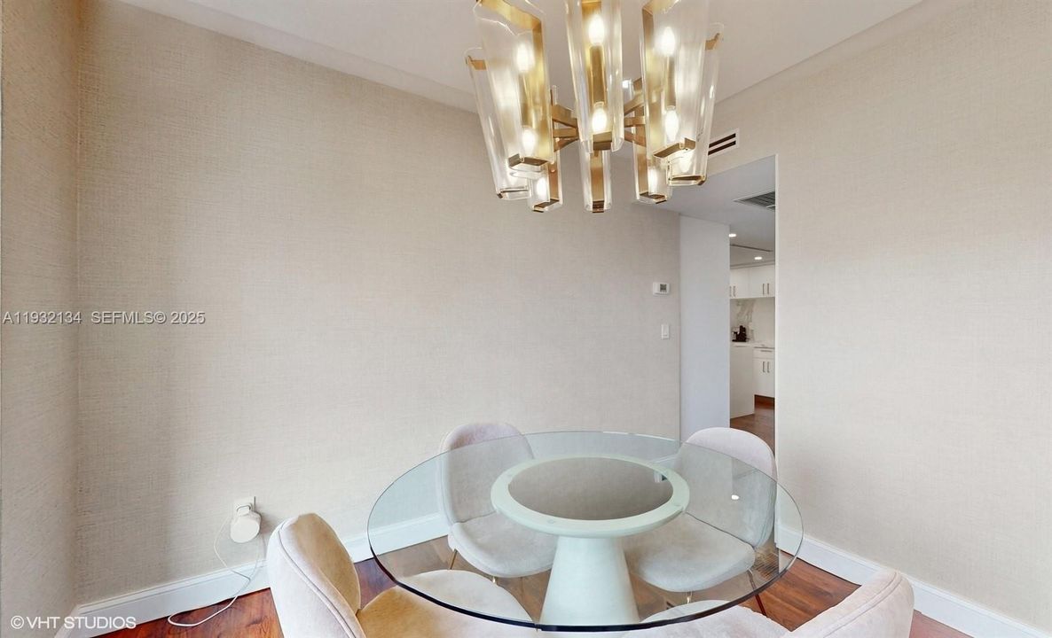 待售: $3,300,000 (4 贝兹, 3 浴室, 3300 平方英尺)