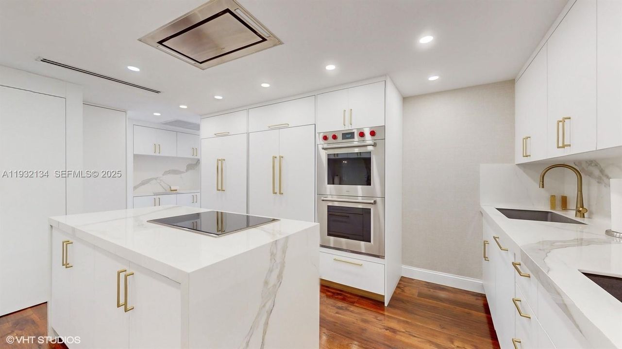 待售: $3,300,000 (4 贝兹, 3 浴室, 3300 平方英尺)