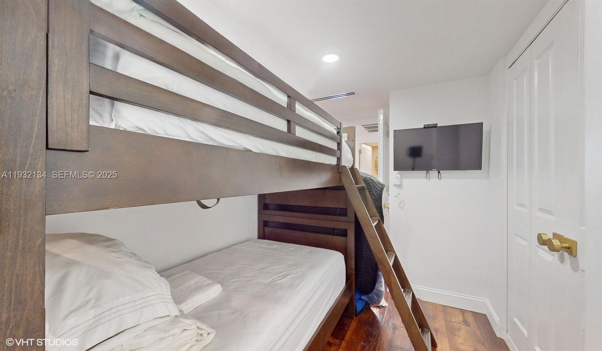 待售: $3,300,000 (4 贝兹, 3 浴室, 3300 平方英尺)