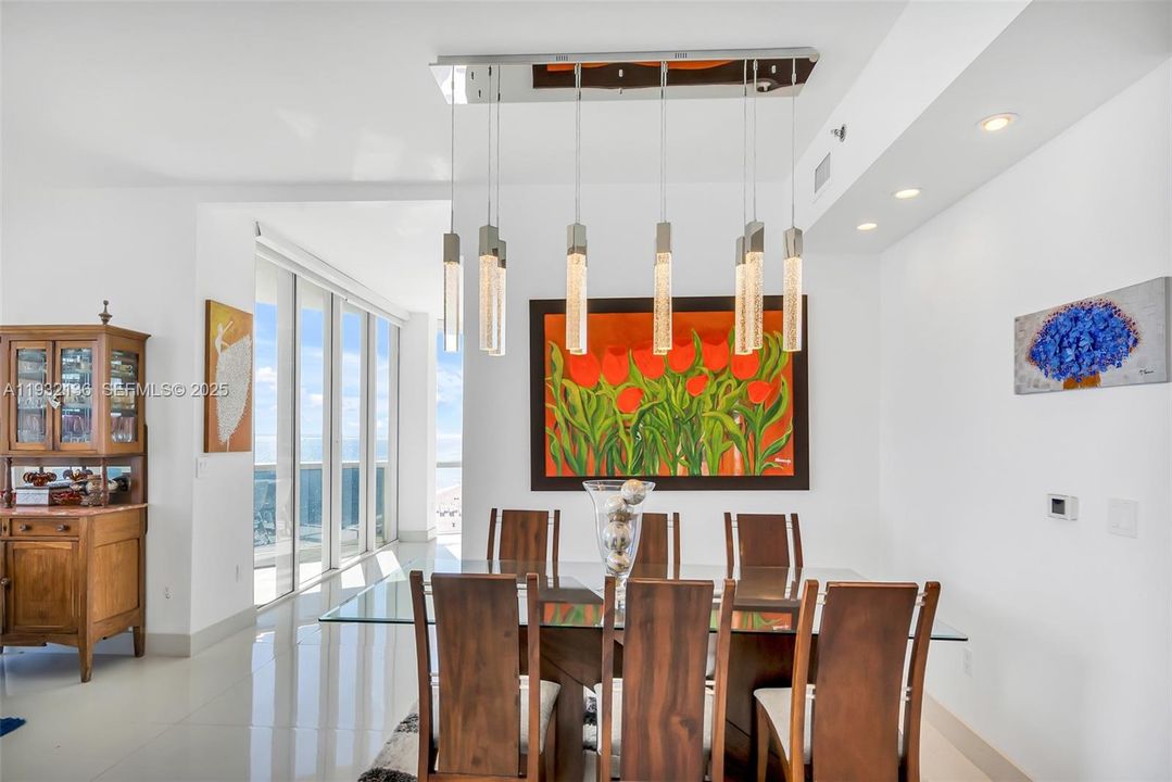 En Venta: $2,790,000 (3 camas, 3 baños, 2768 Pies cuadrados)