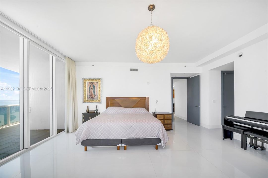 En Venta: $2,790,000 (3 camas, 3 baños, 2768 Pies cuadrados)