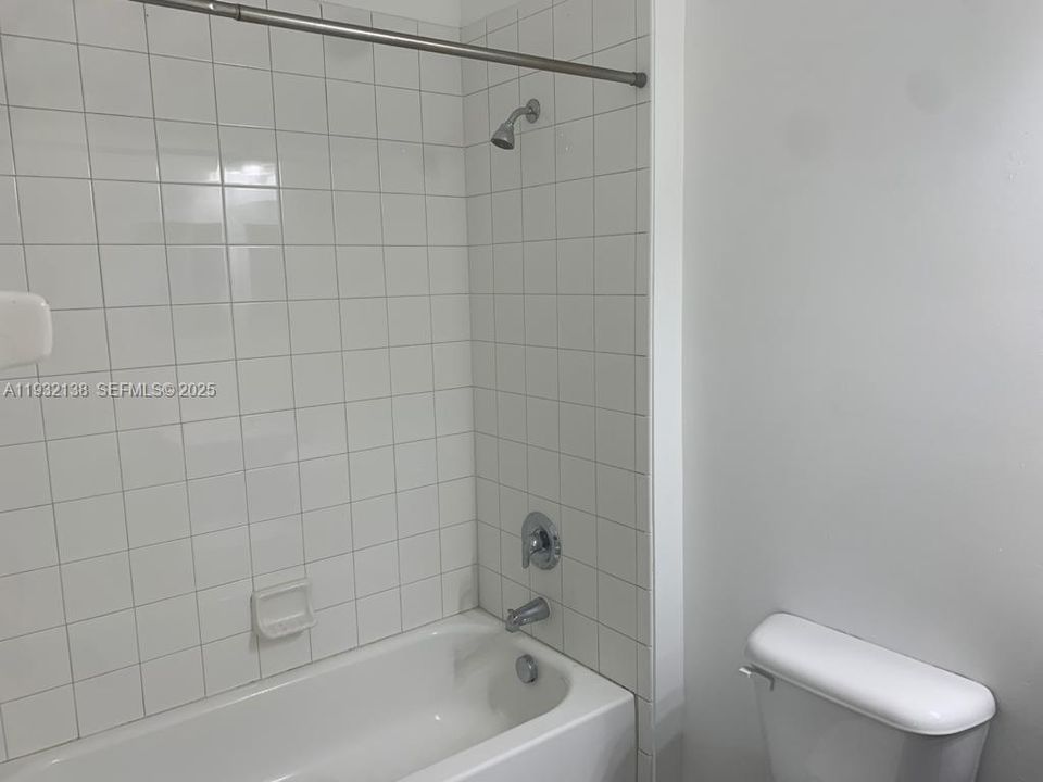 For Rent: $2,500 (2 beds, 2 baths, 1036 Square Feet)