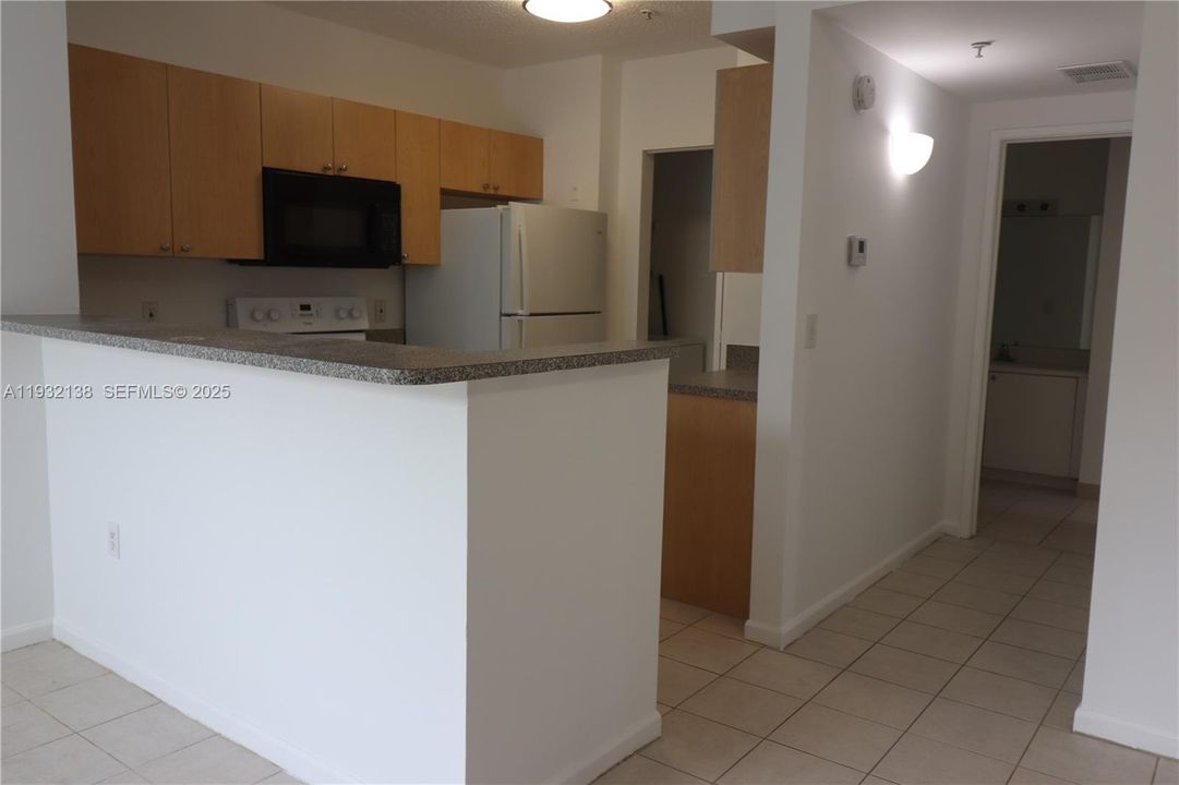For Rent: $2,500 (2 beds, 2 baths, 1036 Square Feet)