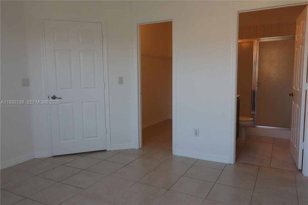For Rent: $2,500 (2 beds, 2 baths, 1036 Square Feet)