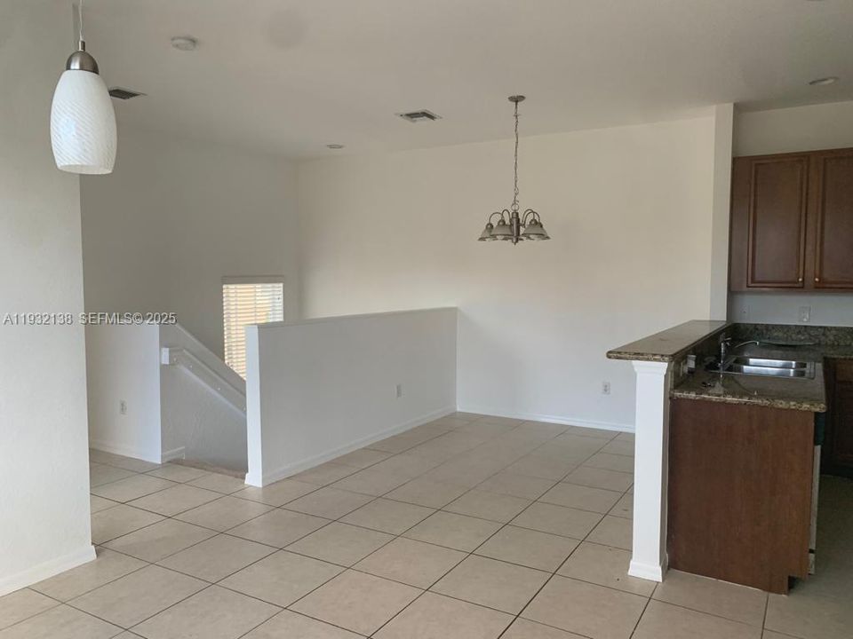 For Rent: $2,500 (2 beds, 2 baths, 1036 Square Feet)