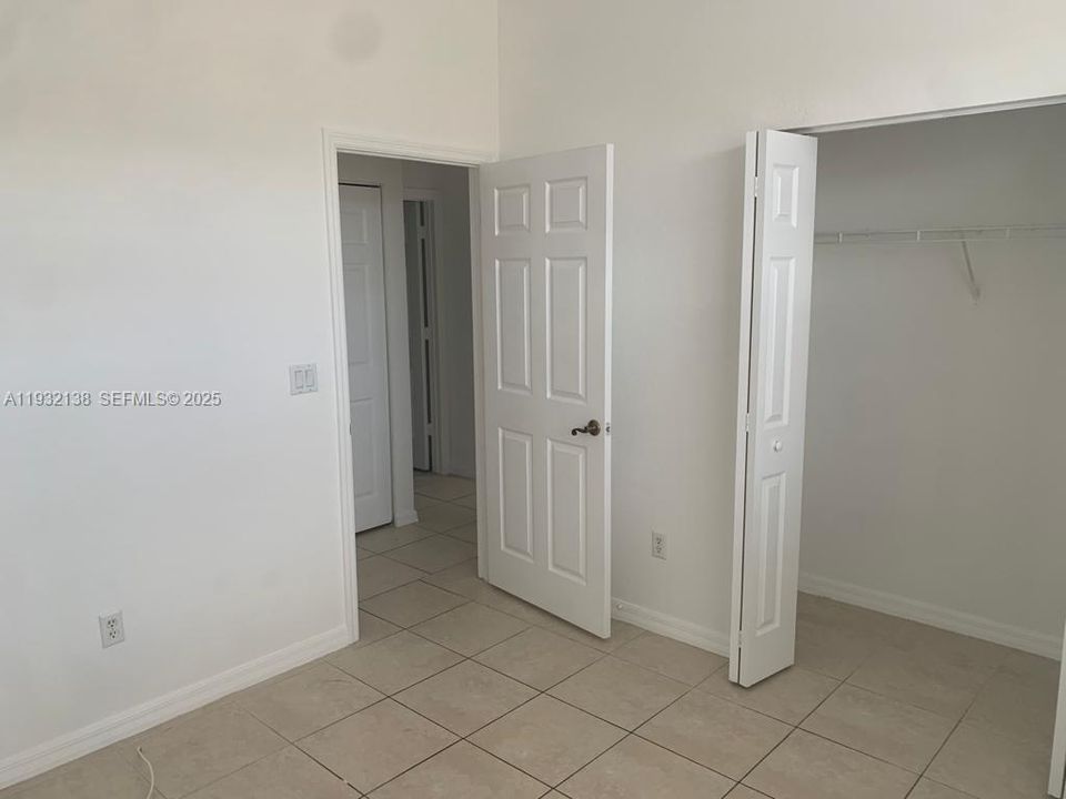 For Rent: $2,500 (2 beds, 2 baths, 1036 Square Feet)