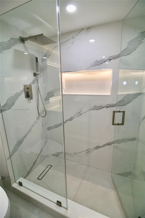 For Rent: $2,200 (1 beds, 1 baths, 780 Square Feet)