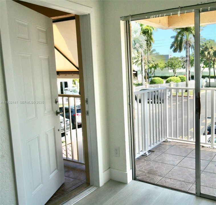 For Rent: $2,200 (1 beds, 1 baths, 780 Square Feet)