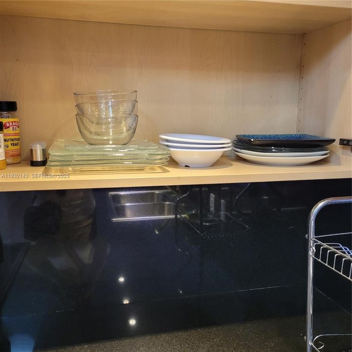 待售: $349,000 (1 贝兹, 2 浴室, 1300 平方英尺)