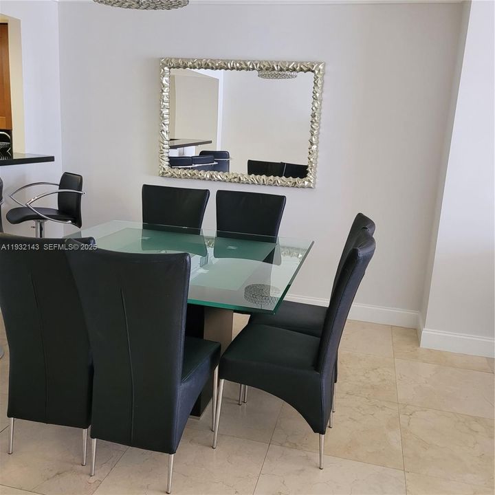 待售: $349,000 (1 贝兹, 2 浴室, 1300 平方英尺)