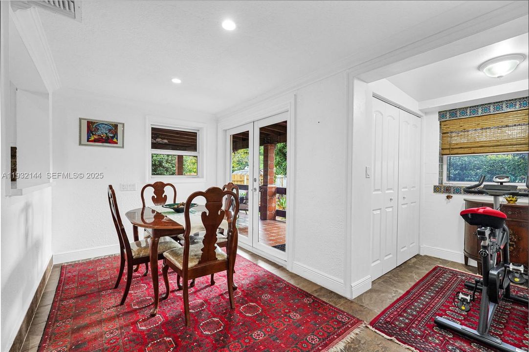 待售: $945,000 (3 贝兹, 3 浴室, 1463 平方英尺)