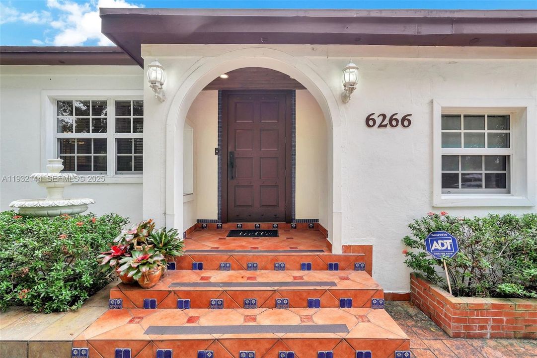 待售: $945,000 (3 贝兹, 3 浴室, 1463 平方英尺)