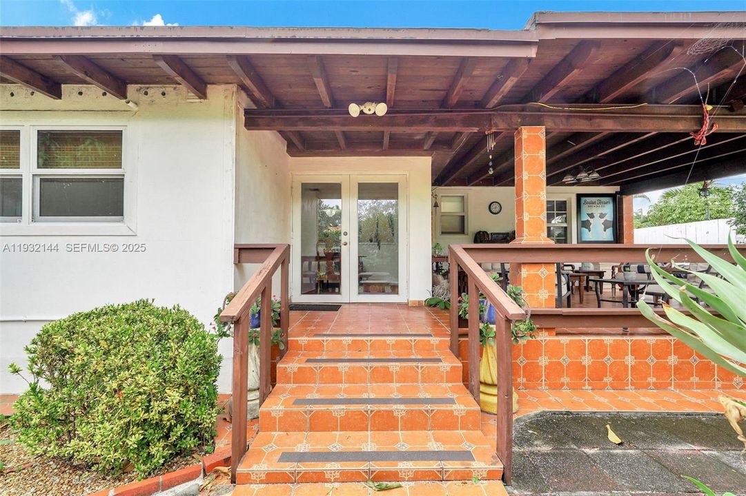 待售: $945,000 (3 贝兹, 3 浴室, 1463 平方英尺)