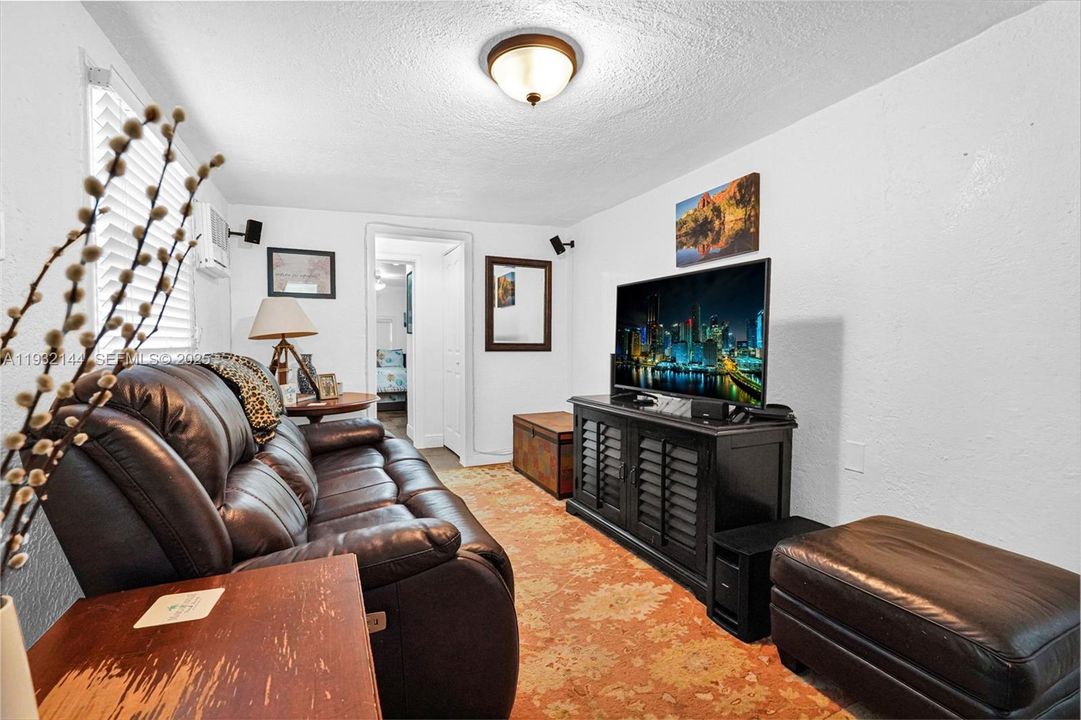 待售: $945,000 (3 贝兹, 3 浴室, 1463 平方英尺)