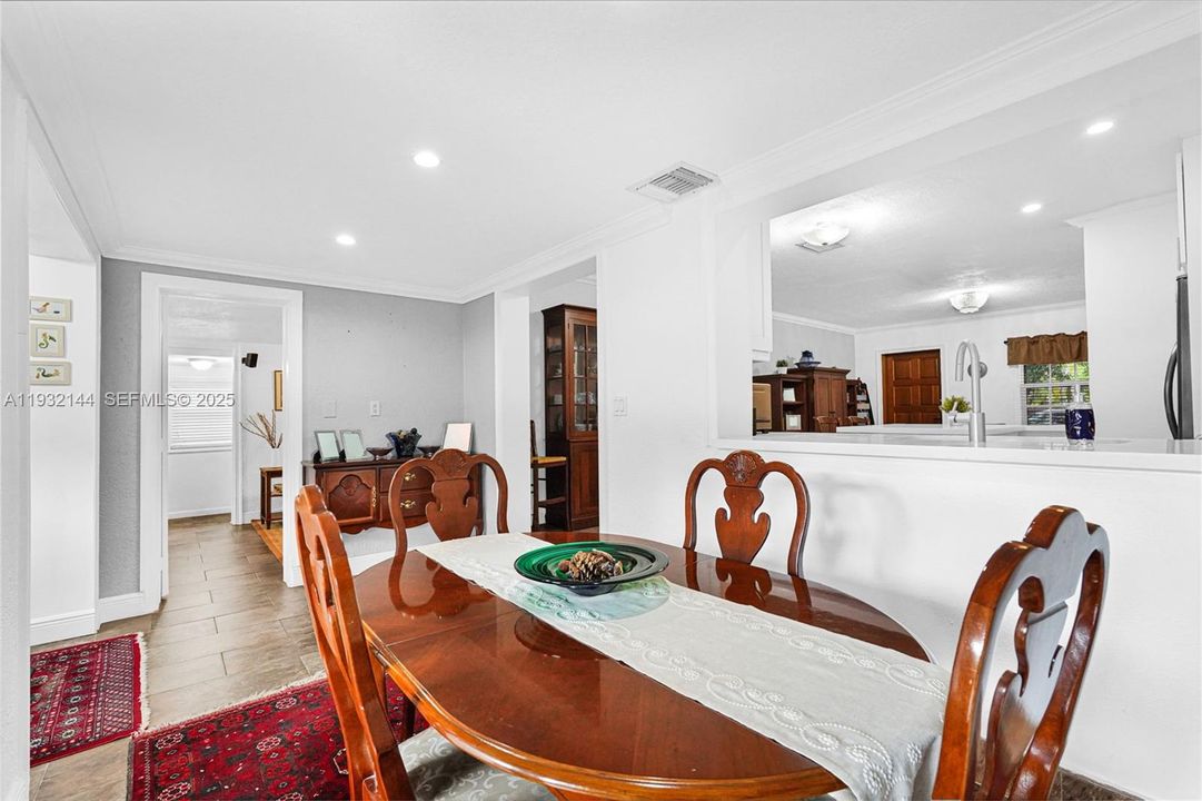 待售: $945,000 (3 贝兹, 3 浴室, 1463 平方英尺)