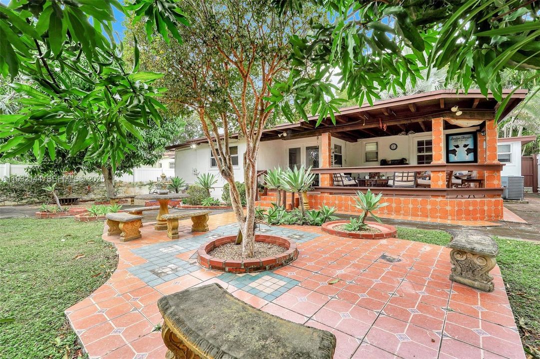 待售: $945,000 (3 贝兹, 3 浴室, 1463 平方英尺)