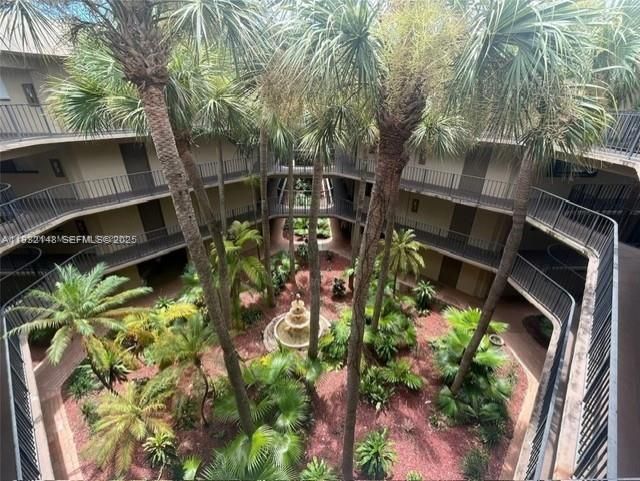 待售: $300,000 (2 贝兹, 2 浴室, 1030 平方英尺)