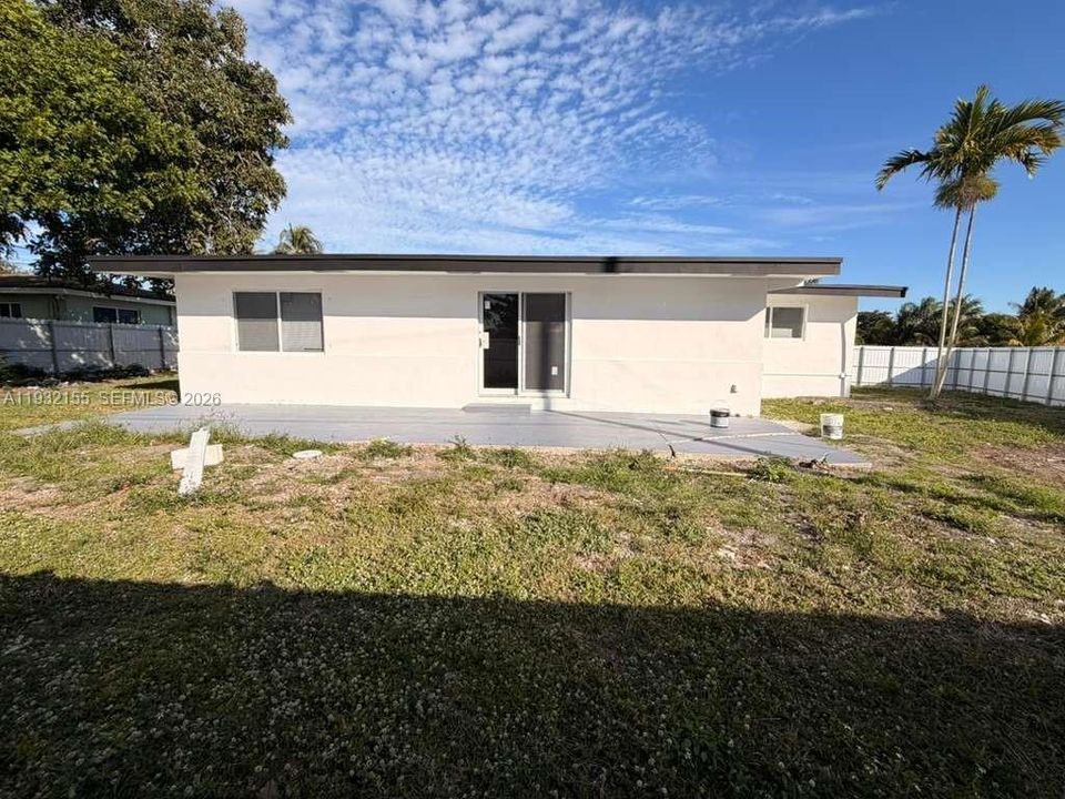 For Sale: $600,000 (3 beds, 2 baths, 1973 Square Feet)