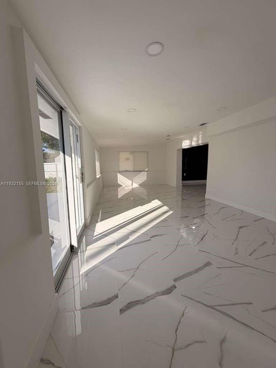 For Sale: $600,000 (3 beds, 2 baths, 1973 Square Feet)